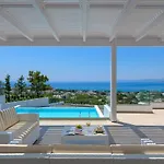 Dione In Pefkos, Area
