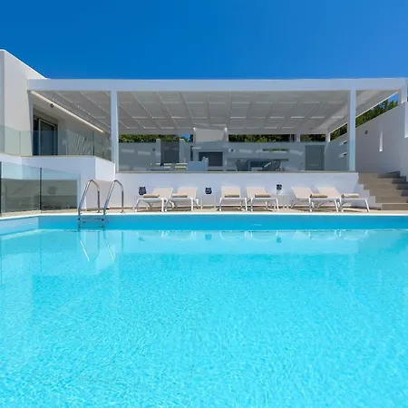 Dione In Pefkos, Area Вилла