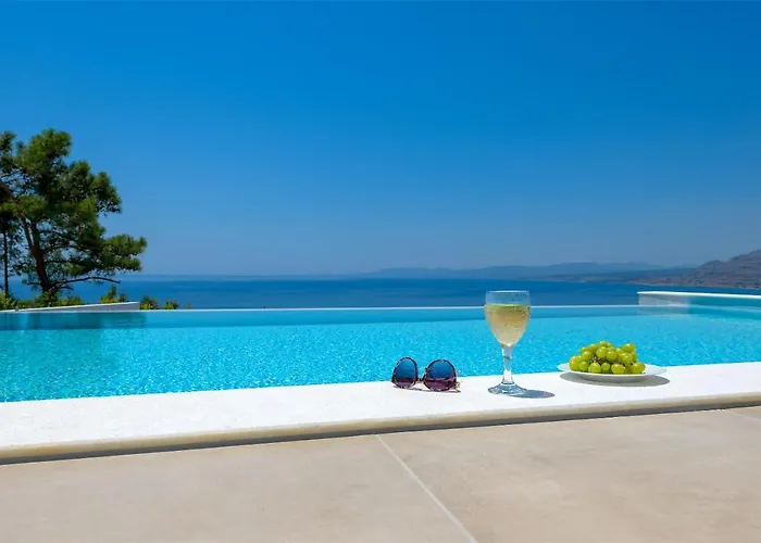 Villa Dione In Pefkos, Area *